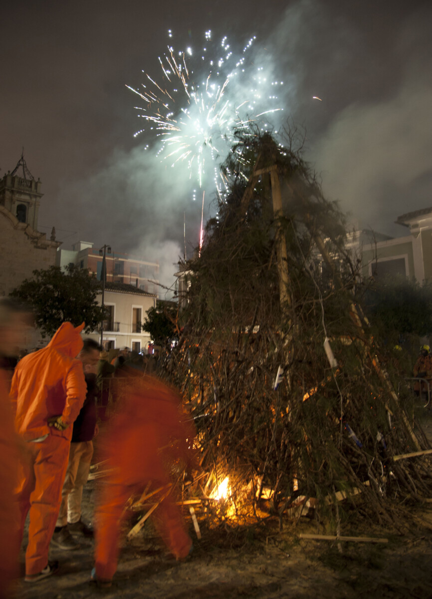 correfoc y la hoguera de Sant Antoni en Paterna 2024